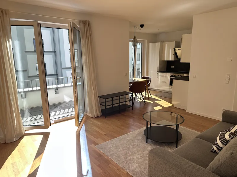 Helle 2-Zimmer-Wohnung mit großer Süd-Ost-Balkonterrasse, EBK & hochwertiger Ausstattung — photo 1